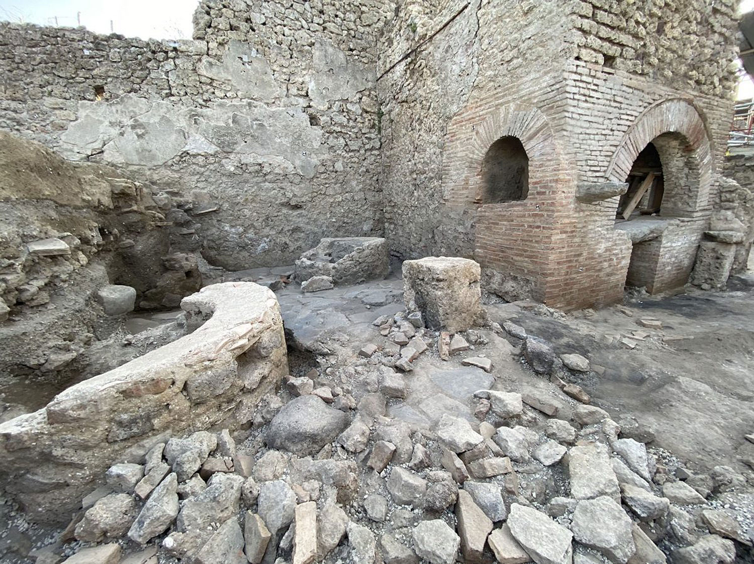 Arqueólogos encontram padaria em Pompeia que funcionava como prisão | Mundo & História