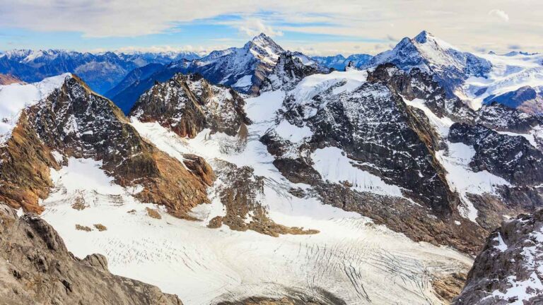 Geleiras dos Alpes serão reduzidas à metade até 2050, diz estudo | Mundo & História