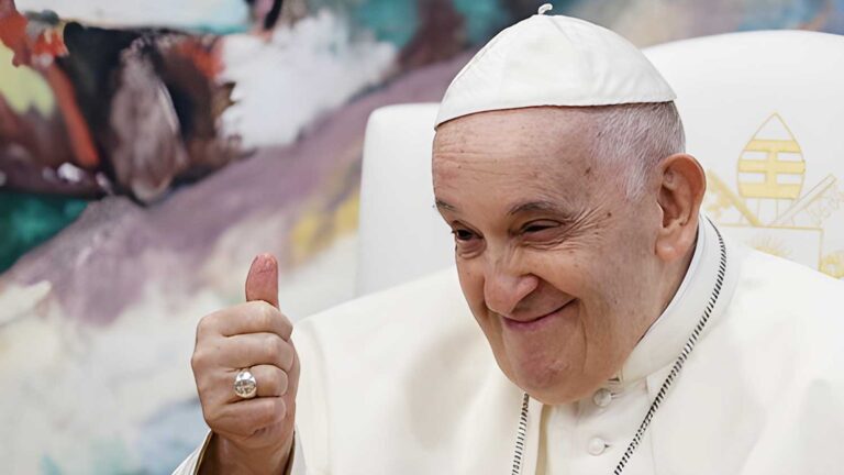 Papa pede que uso da IA seja regulamentado | Mundo & História