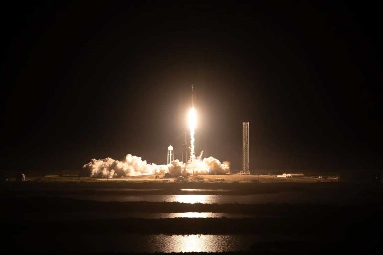 SpaceX e Nasa lançam sonda em missão pioneira na Lua | Mundo & História