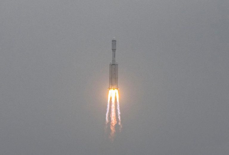 China lança novo satélite de retransmissão para comunicações Terra-Lua | Mundo & História