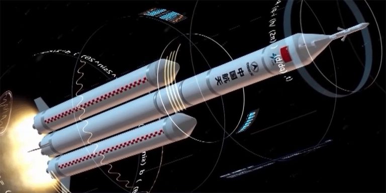 Missão lunar tripulada: China conclui teste de sistema de propulsão para veículo de lançamento | Mundo & História