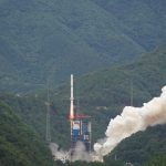 China e França lançam satélite para captura de explosões de raios gama | Mundo & História
