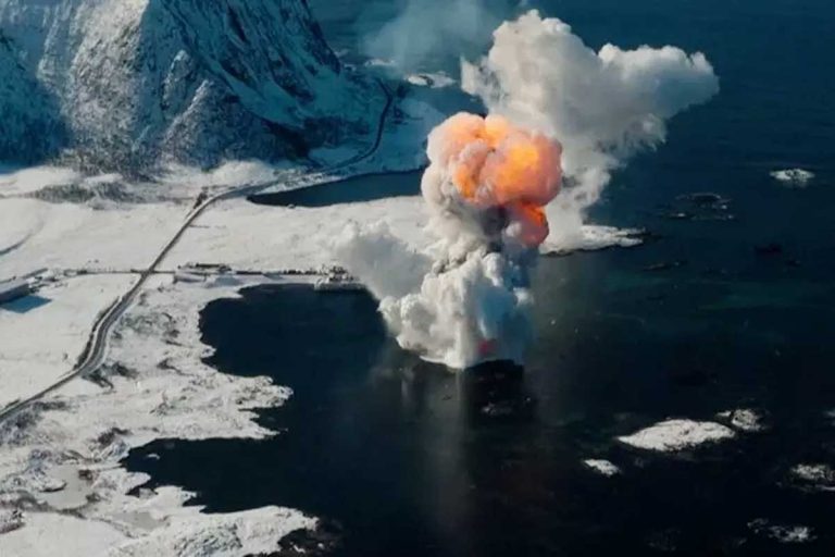 Foguete alemão explode segundos após decolagem no Ártico | Mundo & História