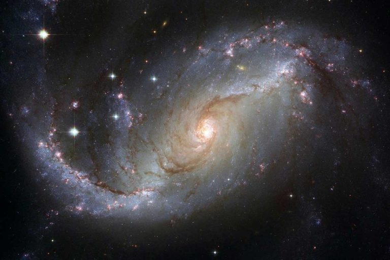 Astrônomos identificam oxigênio na galáxia mais antiga já vista | Mundo & História