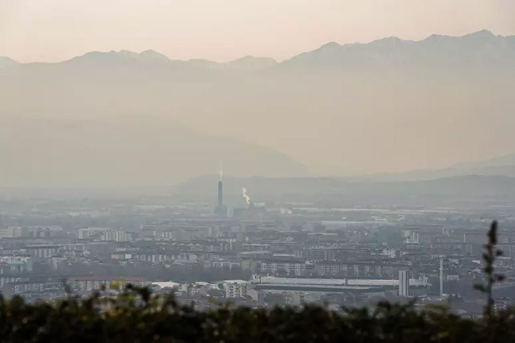 Concentração de CO2 na atmosfera é a maior em 800 mil anos | Mundo & História