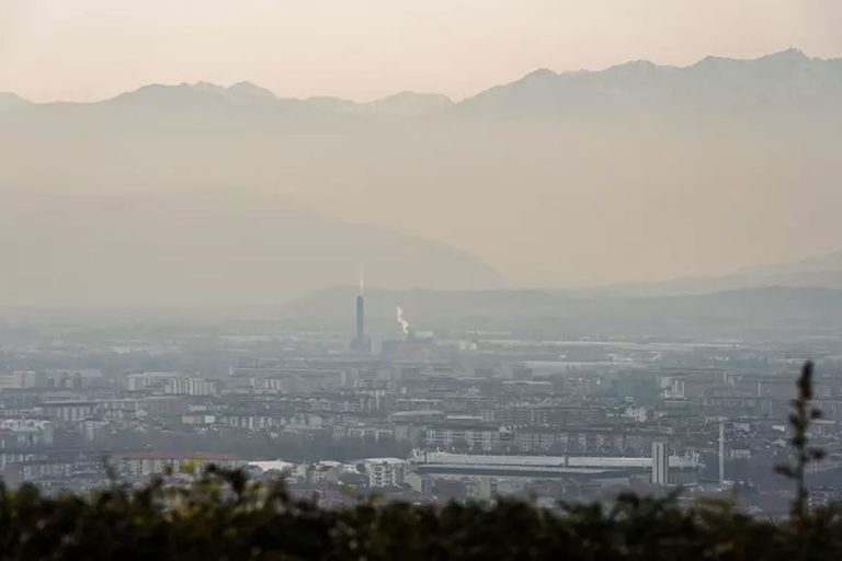 Concentração de CO2 na atmosfera é a maior em 800 mil anos | Mundo & História