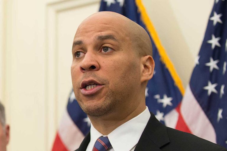 Senador americano discursa por mais de 24 horas seguidas | Mundo & História