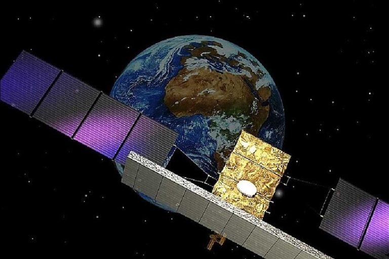 Itália pensa em obter mais de 100 satélites para segurança e defesa | Mundo & História